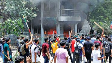 quota-protest-rampura-police-box.jpg