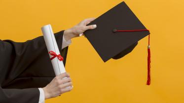 What should be the qualifications of a university VC?