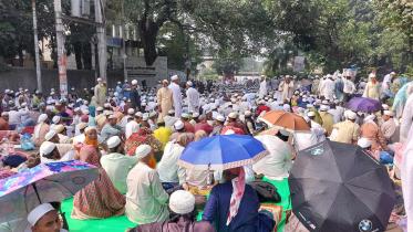 Tabligh Jamaat pro-Saad followers gather at Kakrail Mosque