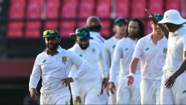 bavuma_leads_sa.jpg