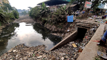 dhaka-canal-garbage-02.jpg