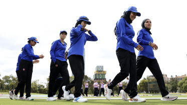 Afghanistan women cricketers.jpg