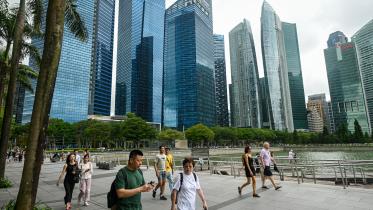 afp singapore economy apr15.25.jpg