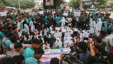 polytechnic students postpone rail blockade