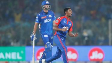Mustafizur Rahman signed by Delhi Capitals