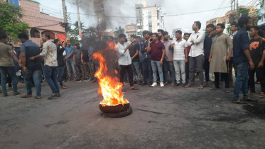 students protest at khulna police headquarters