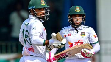 Litton and Mushfiqur batting 