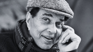 Dharmendra passes away