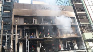 Prothom Alo fire attack.jpg