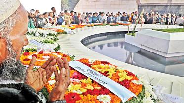 people gathering at Khaleda Zia grave Dhaka