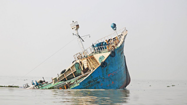 Sunken ship-Bhola.jpg