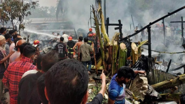 8 houses gutted in Barishal fire
