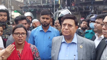 Foreign minister at Bangabazar fire incident.jpg