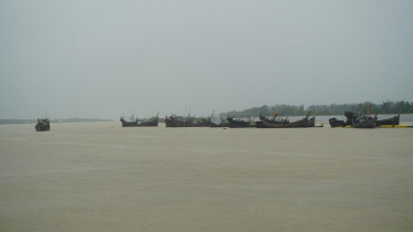 fishing-trawlers-coxs-bazar-bay-of-bengal.jpg