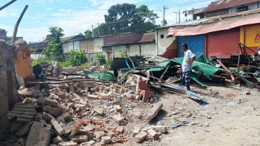 Illegal structure on railway land demolished in Lalmonirhat