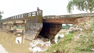 bridge at risk from aminul islam.jpg