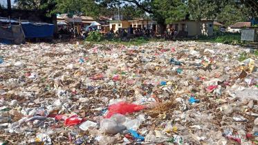 garbage-piles up.jpg