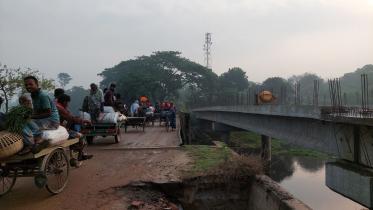 Kushtia slow bridge _6a5b.jpg