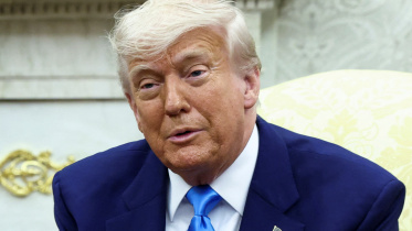 Filler-Trump fires new tariff threats at Apple EU.jpg