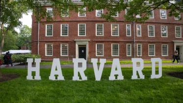 Trump Harvard.jpg