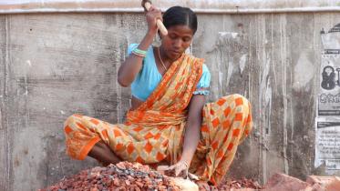 ED 2 - The women lifting Dhaka brick by brick.jpg