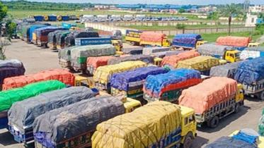 betel nut trucks stuck at Benapole port