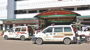 Ambulances DMCH7.jpg