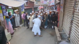 Jamaat ameer cleaning streets