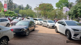 Filling station traffic.jpg