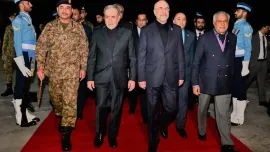 In this photo released by the Pakistan Foreign Ministry, Iran's Parliament Speaker Mohammad Bagher Ghalibaf, center right, and Iran's Foreign Minister Abbas Araghchi, center left, are greeted by Pakistan Foreign Minister Ishaq Dar, right, and Army Chief Field Marshal Gen. Asim Munir, left, upon their arrival at Nur Khan airbase in Rawalpindi, Pakistan, April 11, 2026. Photo: AFP