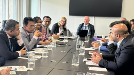 Milon with Pakistani ministers.jpg