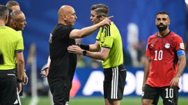 Argentina Egypt Referree.jpg