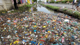 drainage-canal-in-Khulna.jpg