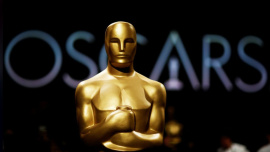 An Oscar statue.jpg