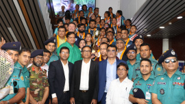 ed_2_-_bangladesh_womens_football_team_at_the_airport_after_returing_home_after_winning_saff_championship_2022_-_bff.jpg