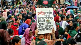 July uprising female protesters daily star.jpg