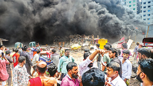fire_at_Keraniganj.jpg
