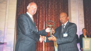 Latifur-Rahman-(right)-accepting-the-Oslo-Business-for-Peace-Award.jpg