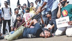 protest for buet killing.jpg