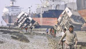 Ship recycling in Bangladesh needs greater safety efforts