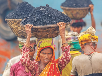 workers_carry_coal-Rashed Shumon.jpg