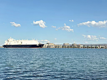 LNG-Mars-berthed.jpg