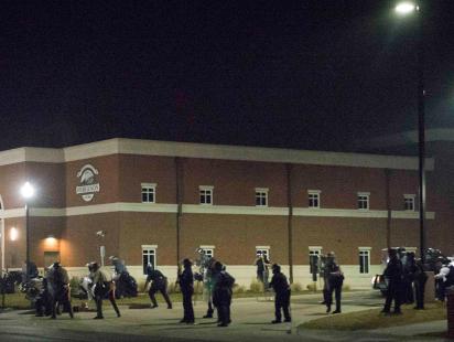 Ferguson-Cops-stand-guard--2NEWB.jpg