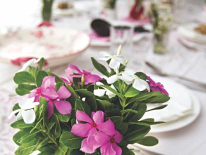 A touch of Eid glam for your table!