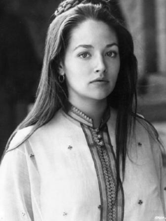 olivia-hussey-olivia-hussey-club-32792084-540-720.jpg
