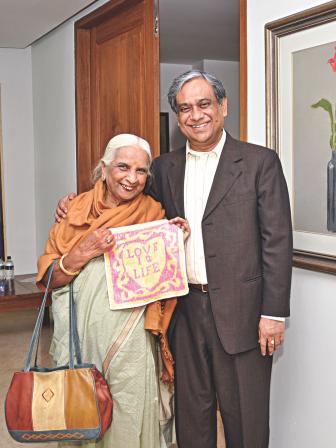 abul_khair_litu_with_the_late_girija_devi.jpg