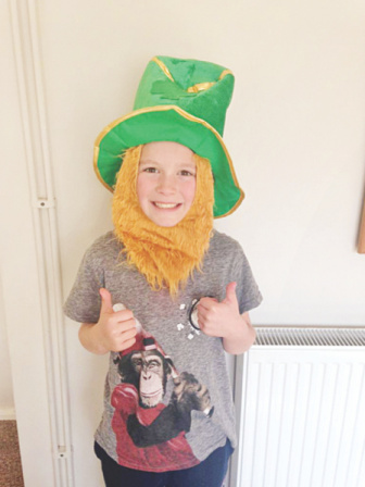 irish child fans.jpg