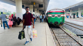 Rajshahi University students end railway blockade