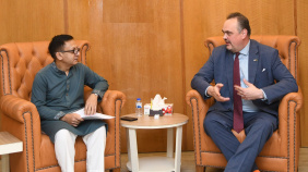 Commerce minister.jpeg