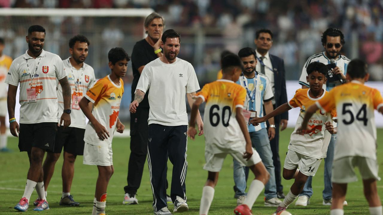 2025-12-14t142325z_201357094_up1elce13z0ys_rtrmadp_3_soccer-messi-india.jpg